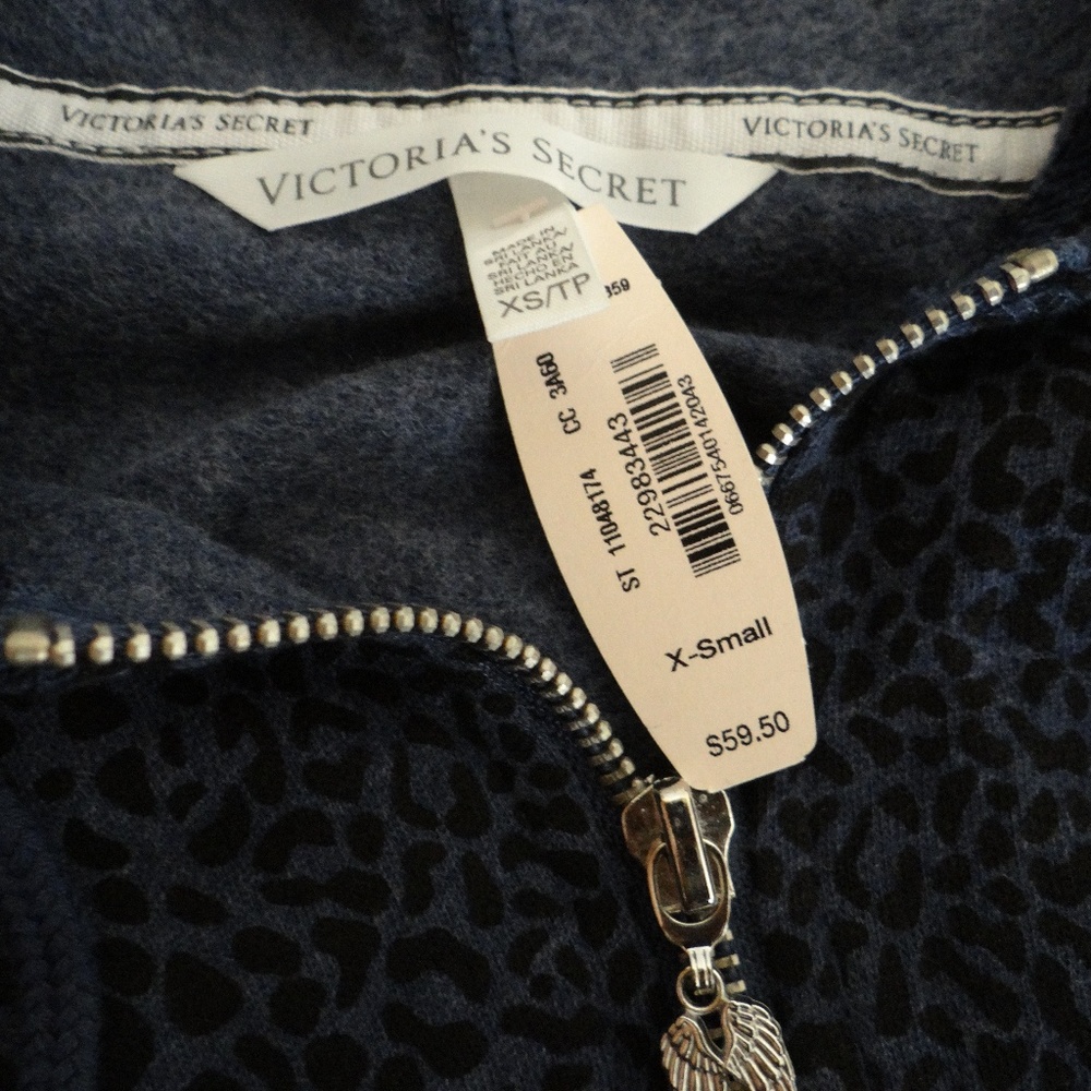 Victoria's Secret Women's Full Zip Hoodie NWT - Picture 5 of 5